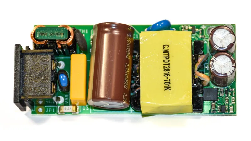 12V 5.8A — FPOW-VR70-12-OF